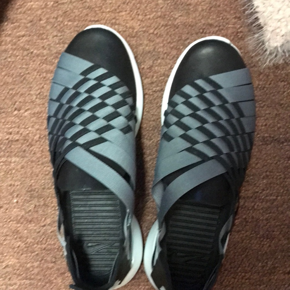 Nike women Roche